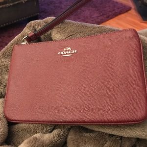 Perfect barely used wristlet.